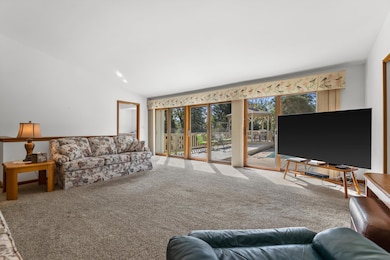 N61W16085 Hawthorne Dr, Menomonee Falls, WI 53051 - photo 5