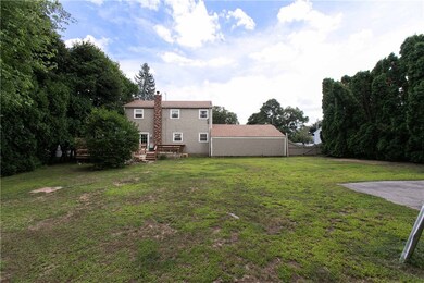 202 Bayberry Rd, Woonsocket, RI 02895 - photo 3