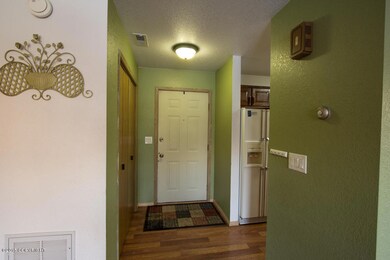 Refrigerator Stays