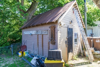 206 W Washington St, Waynetown, IN 47990 - photo 3