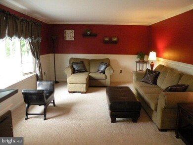 340 E Conestoga St, New Holland, PA 17557 - photo 4