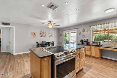 07-Kitchen