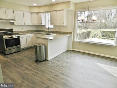 12981 Hampton Forest Ct, Fairfax, VA 22030 - photo 5