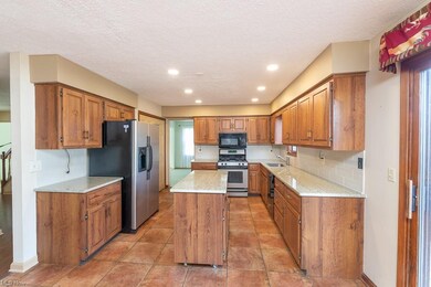 21400 Queen Anns Way, Cleveland, OH 44126 - photo 6