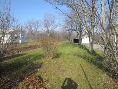 Land/Lot Side yard