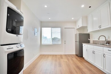 3186 Clairemont Dr unit 88, San Diego, CA 92117 - photo 3