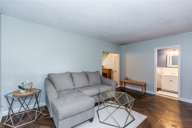 Living Room (Unit 9)