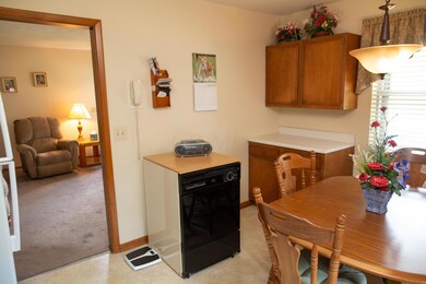 1304 Pegwood Ct unit 306, Columbus, OH 43229 - photo 7