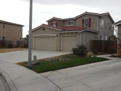 621 N Doree Place, Porterville, CA 93257 - photo 2