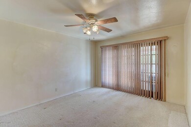 Citrus-Family_Room1
