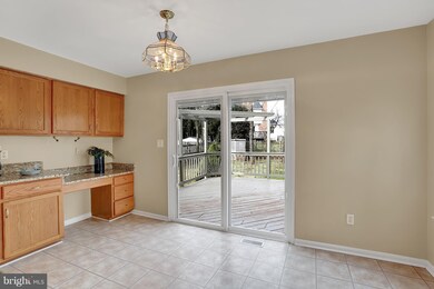 10511 Aspen Wood Ct, Manassas, VA 20110 - photo 5