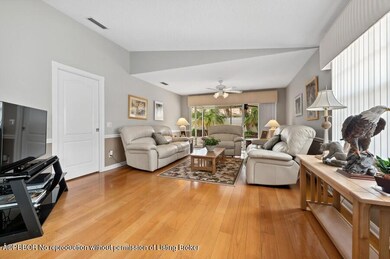 06_2201BlueSpringsRd_1_LivingRoom_LowRes