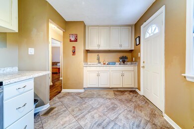 Kitchen (2)