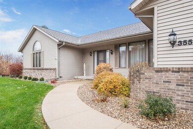 355 McKinsie Ct NE, Cedar Rapids, IA 52402 - photo 2