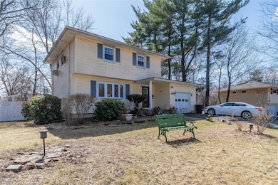 7 Merrick Ln, Spring Valley, NY 10977 - photo 2