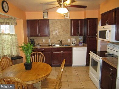 7822 Stovall Ct, Lorton, VA 22079 - photo 2