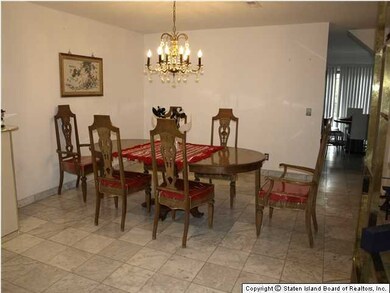 36 Stonegate Dr, Staten Island, NY 10304 - photo 2