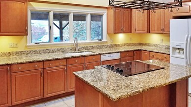 582 Main St, Acushnet, MA 02743 - photo 5