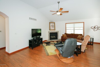 4049 Stone Mountain-104