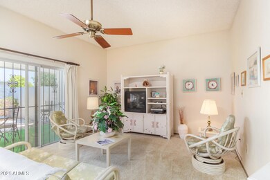 10552 W Palmeras Dr unit 39, Sun City, AZ 85373 - photo 4
