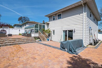 795 Chalet Dr, Woodbridge, NJ 07095 - photo 5