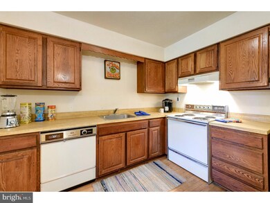 105 Bernard Ct, Chesterbrook, PA 19087 - photo 7