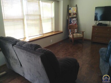 8129 SW Hoch Rd, Auburn, KS 66402 - photo 7