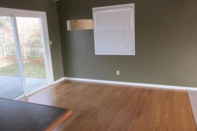 738 Carpico-Dining Area