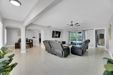 9611 NW 3rd St, Pembroke Pines, FL 33024 - photo 2