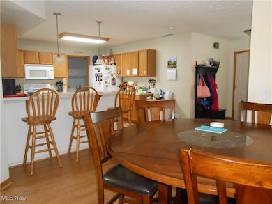 7567 Monterey Bay Dr unit 4, Mentor On the Lake, OH 44060 - photo 6