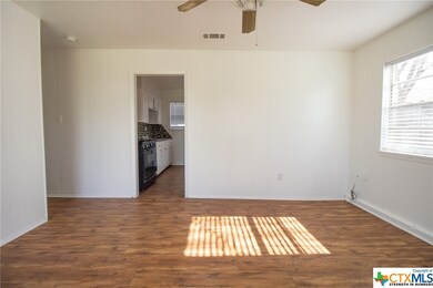 207 E Reagan Ave, Copperas Cove, TX 76522 - photo 4