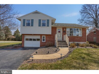 3335 Stoudts Ferry Bridge Rd, Reading, PA 19605 - photo 2