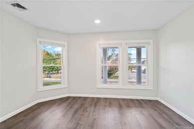 7 Pulaski Rd unit 3, East Northport, NY 11731 - photo 4