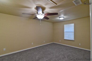 1217 Harvey Dr, Wichita Falls, TX 76302 - photo 7