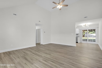 204 Two Oaks Ct, Newport, NC 28570 - photo 2