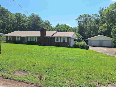 107 Pine Rd, Laurens, SC 29360 - photo 2