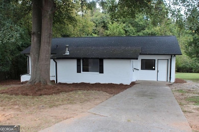 8469 Shiloh Ct, Jonesboro, GA 30238 - photo 2