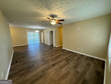 2205 Chestnut Hill Cir, Decatur, GA 30032 - photo 3