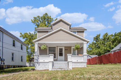 519 Bissell St NE, Grand Rapids, MI 49503 - photo 2