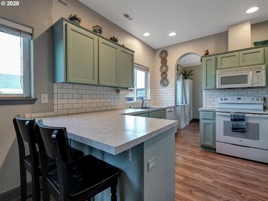 120 W 13th St, Lafayette, OR 97127 - photo 3