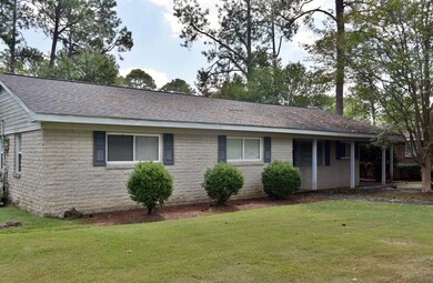 2106 Robinhood Rd, Albany, GA 31707 - photo 2