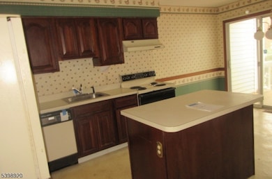 74 Cobbler Square unit 74, Sparta, NJ 07871 - photo 5