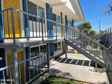 319 S Pioneer, Mesa, AZ 85204 - photo 2