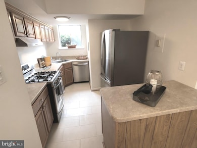 3706 N Rosser St unit T2, Alexandria, VA 22311 - photo 2