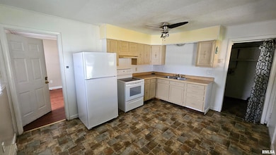 85 Yakima Cir, McClure, IL 62957 - photo 6