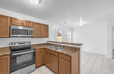 605 Denny Rd, Greensboro, NC 27405 - photo 7