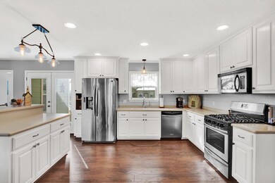 71 Cherry Oak St, Fredericksburg, TX 78624 - photo 3