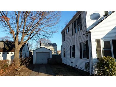 122 Edgemere Rd, Pawtucket, RI 02861 - photo 3