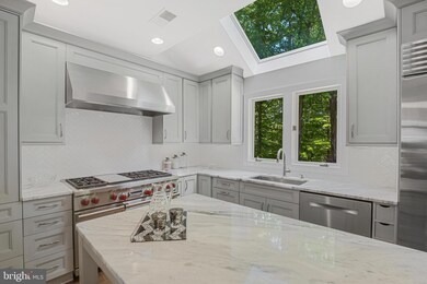 8529 Oak Pointe Way, Fairfax Station, VA 22039 - photo 6