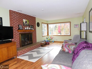 231 W 10th St S, Newton, IA 50208 - photo 7